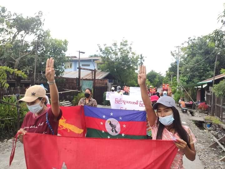 miN13700's tweet photo. The female residents of Kalay township led a demonstration to oust the terrorist dictatorship, on October 5.

#UnfetteredAccessForAids 
#Oct5Coup
#WhatsHappeningInMyanmar https://t.co/vTsXyN0Tsu