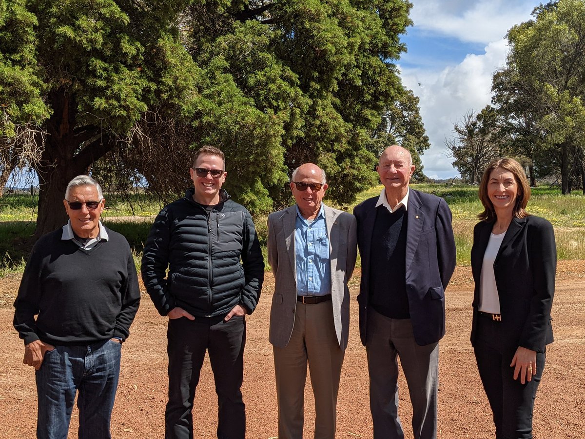 newdew's tweet photo. Getting ready to celebrate Agrimaster's 40th year in 2022.
Meeting up with some Agrimaster legends! #AgrimasterLegends #Farmsmart #Agritech #Agribusiness #Agchatoz @Agrimasters https://t.co/HjGEGPSSVY