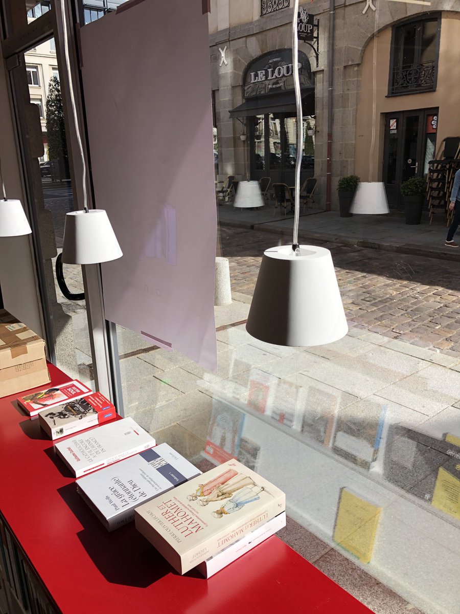 Mise en rayons de votre future libraire Jean Calvin à Rennes ! 🤩

Ouverture très bientôt 📚📚