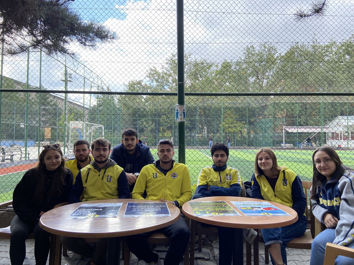UFBAnkara's tweet photo. 1907 ÜNİFEB Ankara Üniversitesi örgütlenmesi olarak güz döneme stant çalışmalarımız Tandoğan Kampüsü Merkez Kantininde devam ediyor. Tüm Fenerbahçeli arkadaşlarımızı bekliyoruz. #HaydiSenDeGelKatılBize https://t.co/cUCGFbWwe2