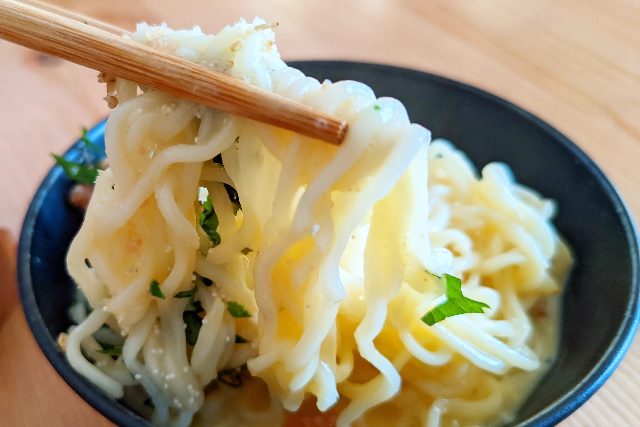 あの袋麺が明太子カルボナーラ風に！『サッポロ一番塩らーめん』のアレンジレシピ！