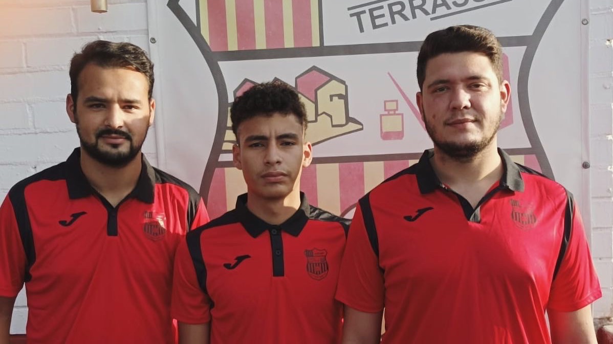 Buenos días, hoy os presentamos a los jugadores que representan este año al  Amateur A, nuestros chicos que van a ir a por todas defendiendo el escudo y los valores que representa este club #vamosrojos