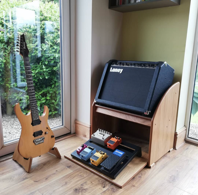 stand_made's tweet image. A couple of examples of how our new amp stands look. Handmade to order, just like our guitar and case racks &amp;amp; built to your personal spec. stand-made.co.uk 
🇬🇧 #oak #ampstand #handmadetoorder #Christmas
#madeinUK #guitarstands #guitarstorage #guitargear #bespokefurniture