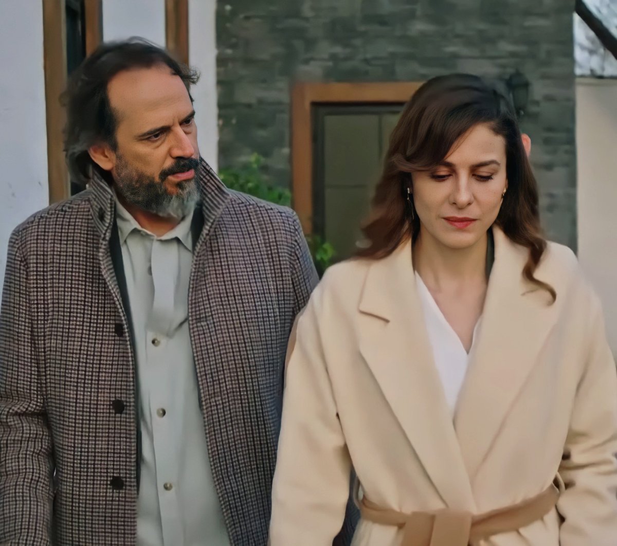 geri gele bildim sonunda ama hüznümle... yine salı ve hala sizi seviyorum💙 #hekimoğlu #AtPek #hekimoğlusalısı #harcananuyum #TimuçinEsen #EbruÖzkan