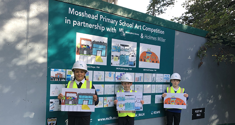 Our Allander Leisure and Day Care Centre project is a 'site' to behold with the hoardings now displaying the eye-catching art work of pupils at Mosshead Primary School. Find out more: bit.ly/3otAYwa
#loveconstruction #teamscape