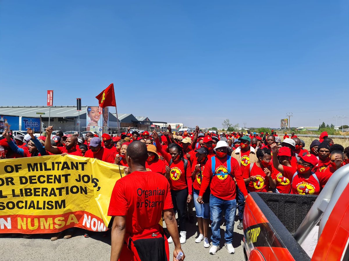Numsa_Media's tweet image. Northern Cape march👊🏾👊🏾
#EngineeringStrike