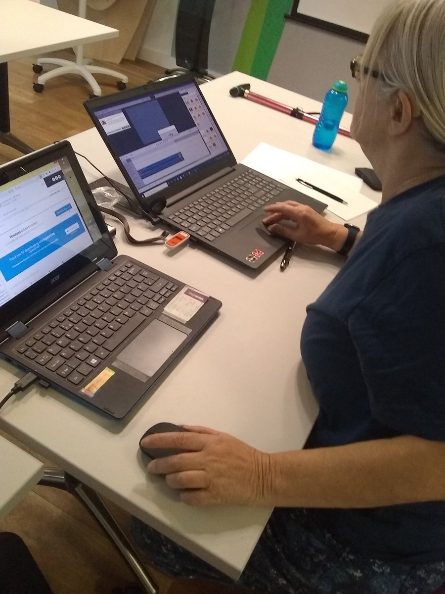 The key to learning Digital, is to DIVE into Digital 💻

Thank you to the <a href="/InHandsworth/">Inside Handsworth</a>
team for attending the editing &amp; software session!

For info email - hubinfo@springhousing.org.uk 

#Digital #Birmingham #tech <a href="/SpringHousing/">Spring Housing Association</a>