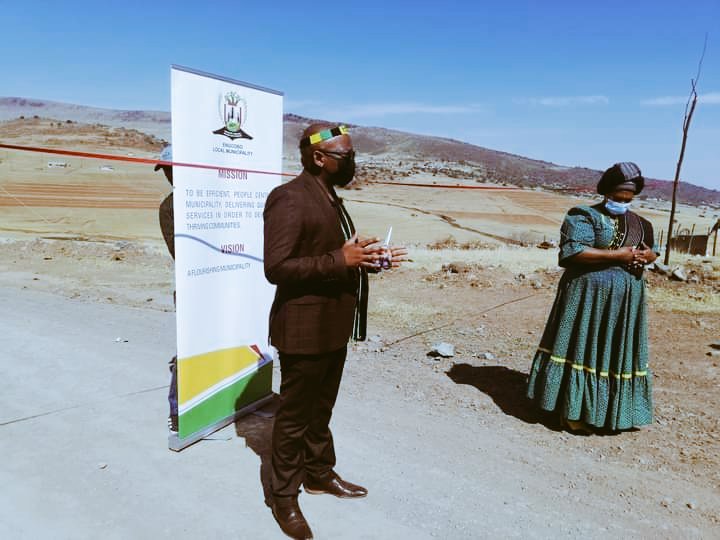 Engcobo bavula gravel road sies ayina ntloni ANC noma leh was 25million
