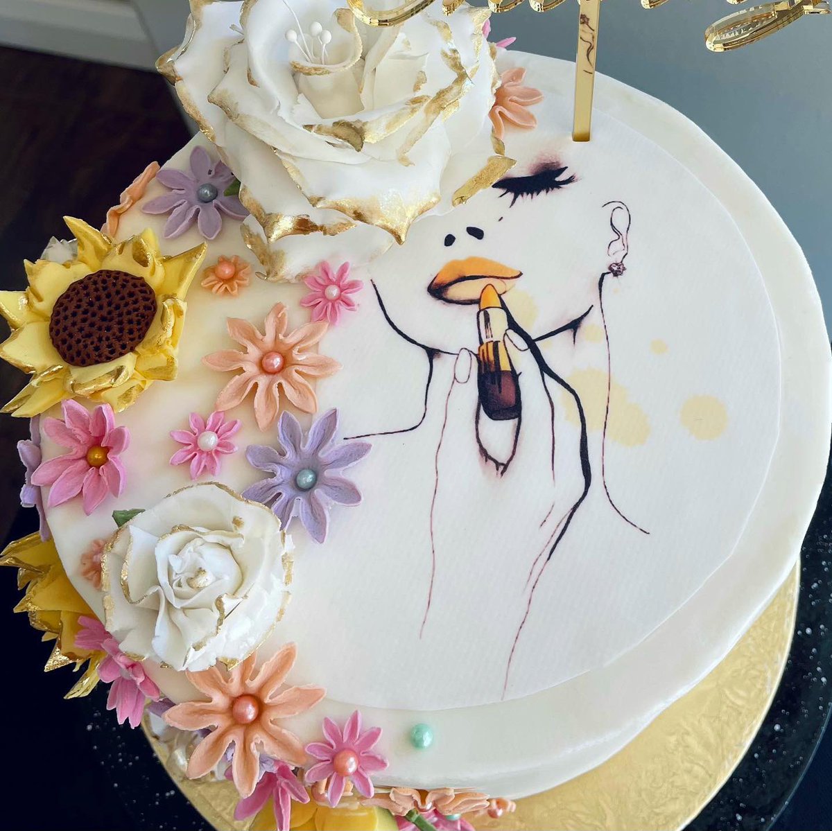 Sasa_Thabethe's tweet photo. Florals?
For Spring?
…groundbreaking 💁🏼♀️🌸
https://t.co/iMyQWtLRej
#thecakething #floralcake #flowercake #pastelcolors #pastelflowers #gumpasteflowers #simplecake #31stbirthday #31stbirthdaycake https://t.co/cDn4AP9Eyi