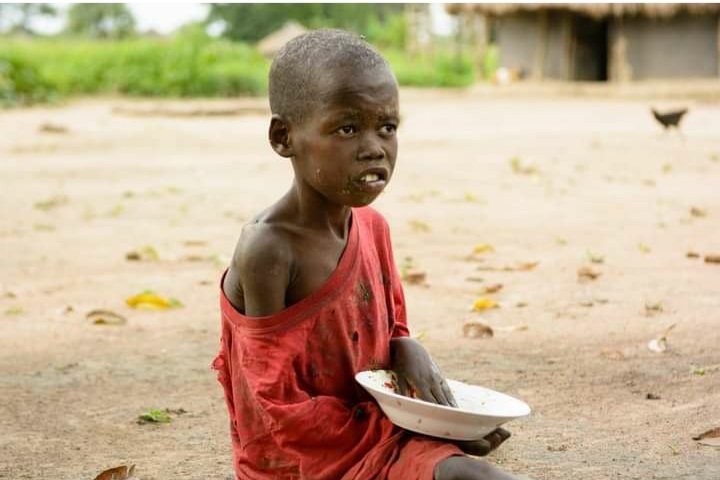 NonoNorine's tweet photo. 17yrs Old Fiona just one in the Hundreds of Kids left with Nodding Syndrome.  The innocent suffering Generation  people have forgotten about such due to COVID 19 what of our kids in Odek who were dragged home just because they can't afford fund and Medications 😒😒😒 GodHealUS https://t.co/OMxx7oaxB9