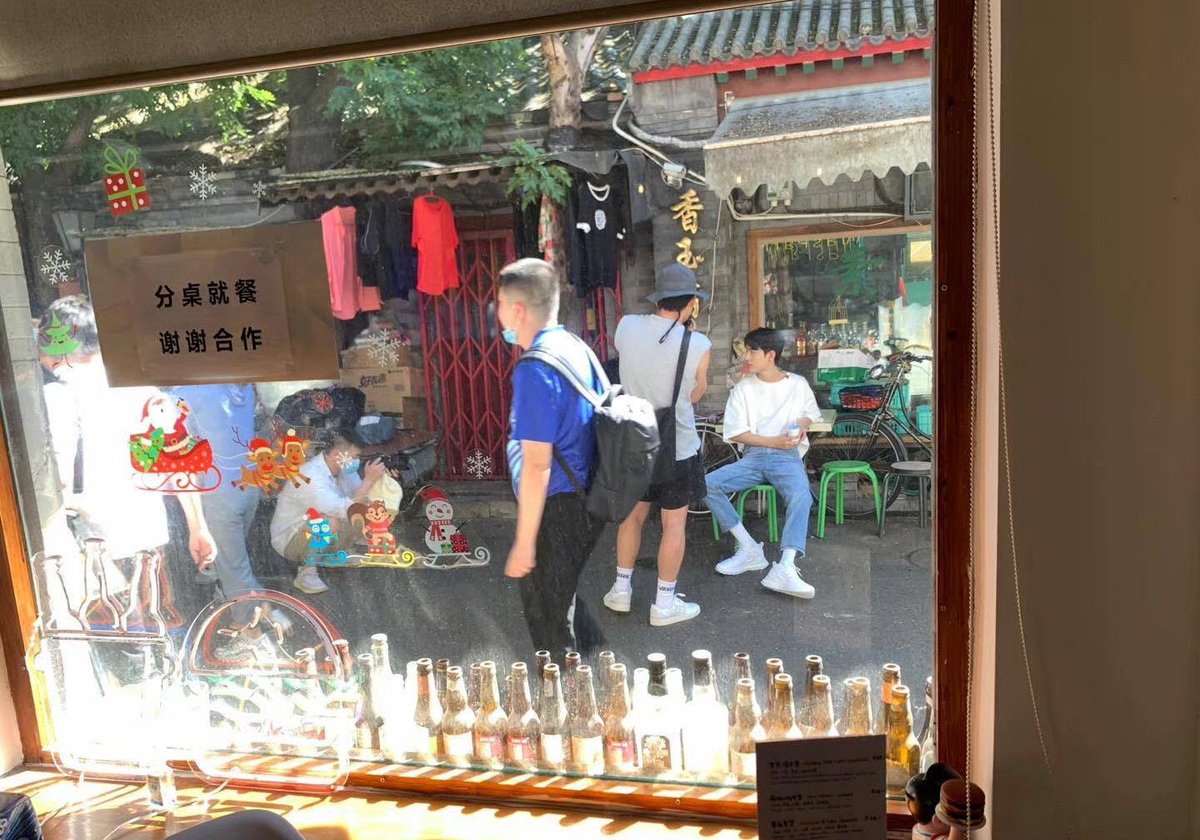 Nafter_onx's tweet photo. มีคนเจอเซียวจ้านตอนถ่ายรูปเซ็ตนี้ด้วยด้วย อิเหี้ยยนนนน อิจฉาาาาาาาาาาาาาาาาาาาา
Cr.深夜不加餐 https://t.co/Rt6FhCIbju