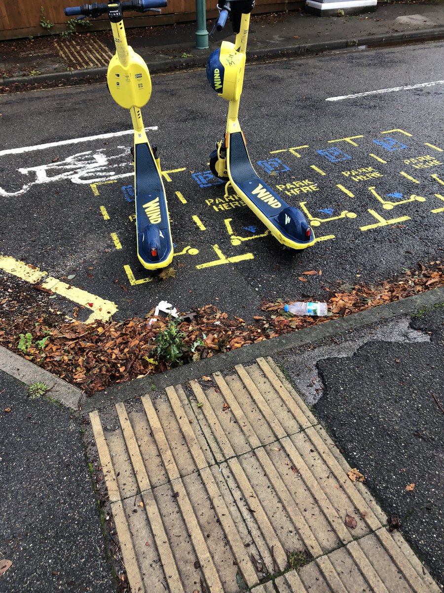 Aren’t the yellow scooters meant to have number plates? Most don’t appear to, 4 near the Forest rec this morning didn’t cc <a href="/Wind_mobility/">WIND</a> <a href="/MyNottingham/">🏹 My Nottingham</a> @NottmCityPolice