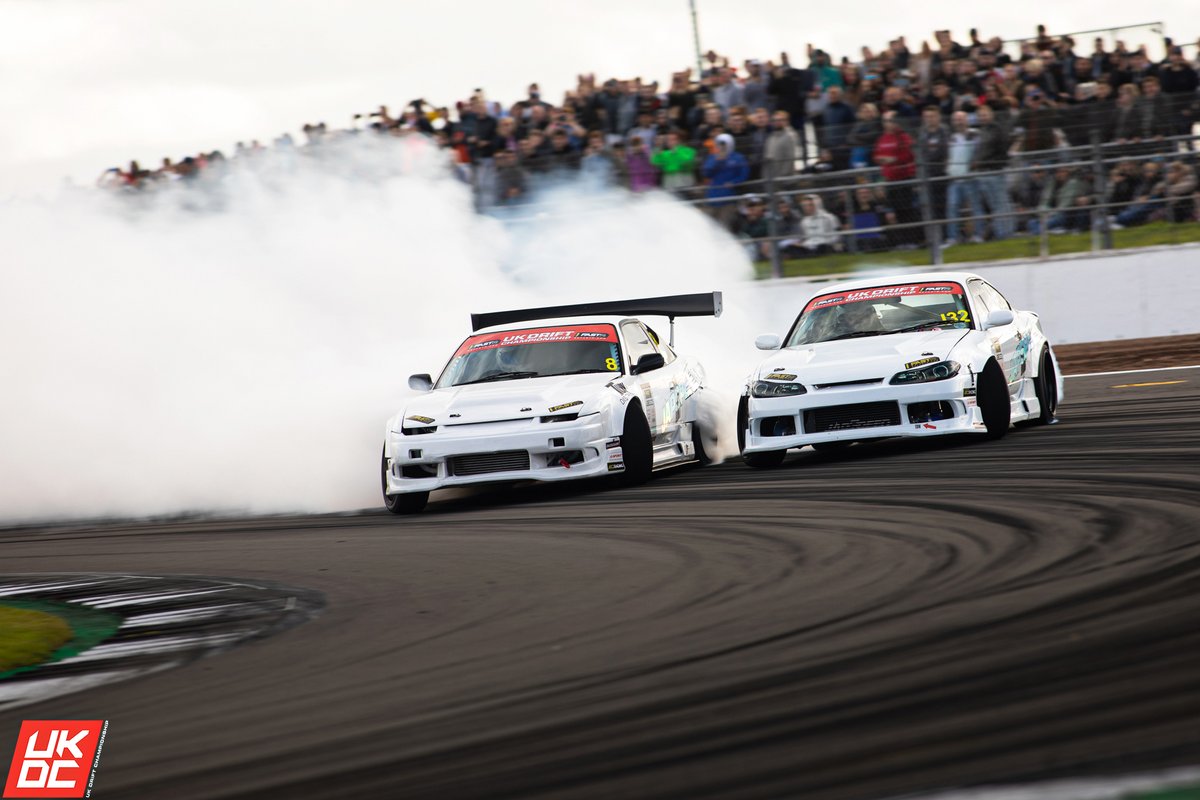 Japspeed's tweet photo. Japspeed team mates go head to head at Silverstone. @mattdenhamdrift π @RobBlackk π¨
πΈ: @everything_drift
#japspeed #teamjapspeed #ukdc #ukdriftchampionship #ukdrift #trax #traxshows #silverstone #nissan #s13 #s15 #silvia #nissans13 #nissans15 #modifiedcars #carshow #build https://t.co/NhaF76yy79