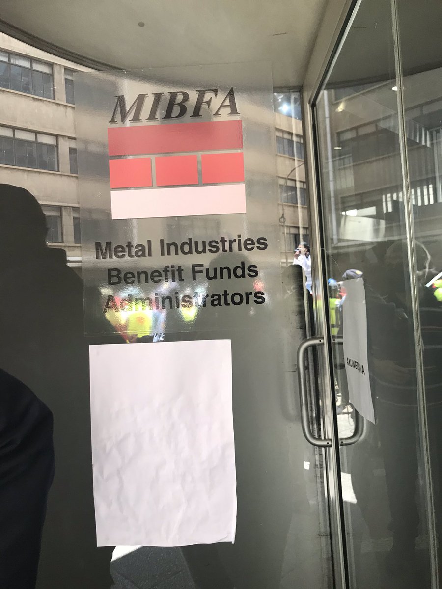 md_mabelebele's tweet photo. #NationalEngineeringStrike Workers arrived at Metal Industries Benefit Funds, Anderson Street Johannesburg @Numsa_Media @SAFTU_media https://t.co/NhJrpjdoTc