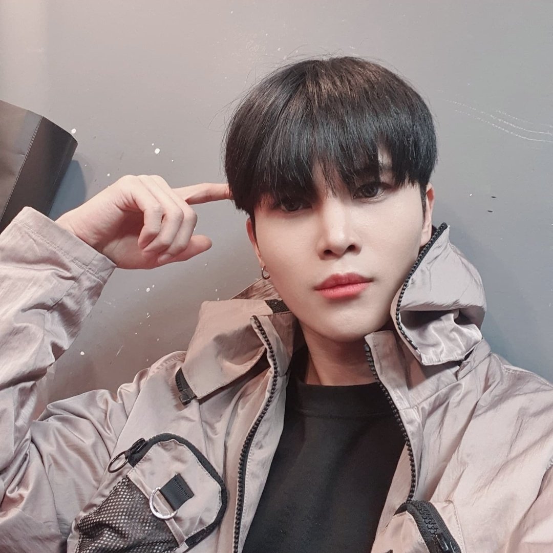 FranceMaximum's tweet photo. [TWITTER] 25/09/2021

"[#Wanshin ] DAILY MAXIMUM 

La fin de septembre approche ！
Je suis triste car le temps Avé  vous passe trop vite 🤨... mais le temps où on s'amuse passe toujours plus vite ?!🤔
Merci d'avoir fait de bon souvenirs en septembre 😍"

#Ju 

cr > @MAXIMUM2020S https://t.co/1Qw99t07mV