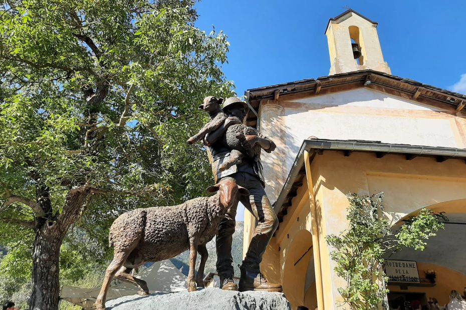 nicerendezvous's tweet photo. 🔴"L’émotion suscitée par la #tempêteAlex a dépassé les frontières des #AlpesMaritimes depuis octobre 2020. Beaucoup d’artistes, amateurs ou confirmés, ont créé des œuvres" 🙏📍
↪️ https://t.co/TgrGvEslqX - @F3cotedazur
#️⃣ #Sinistrés06 #Solidarite06 #Nice06 #Nicerendezvous https://t.co/NpYhqgALUx