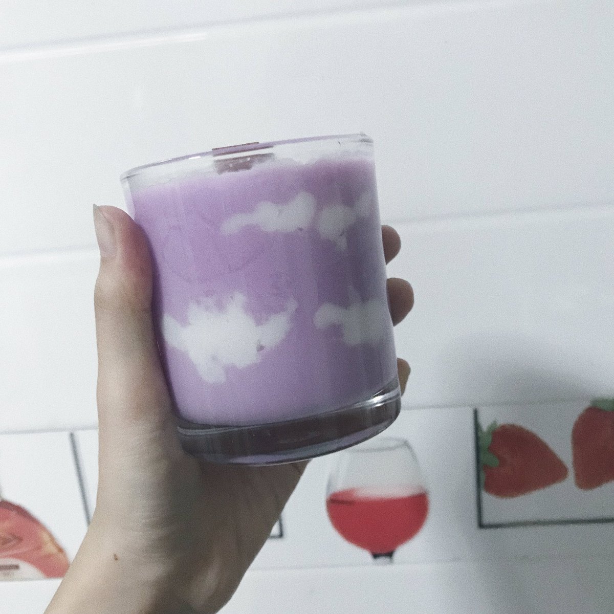 Across the Universe ☁️
กลิ่นฝนตกท่ามกลางทุ่งดอกไม้ยอดฮิตของร้าน มาพร้อมกับน้องก้อนเมฆสุดแสนคิวท์ น่ารักแบบสุดใจเลยงับ มีจำนวน 3 ชิ้น ราคาพิเศษ 430 บาทรวมส่งไปเลยค้าบ