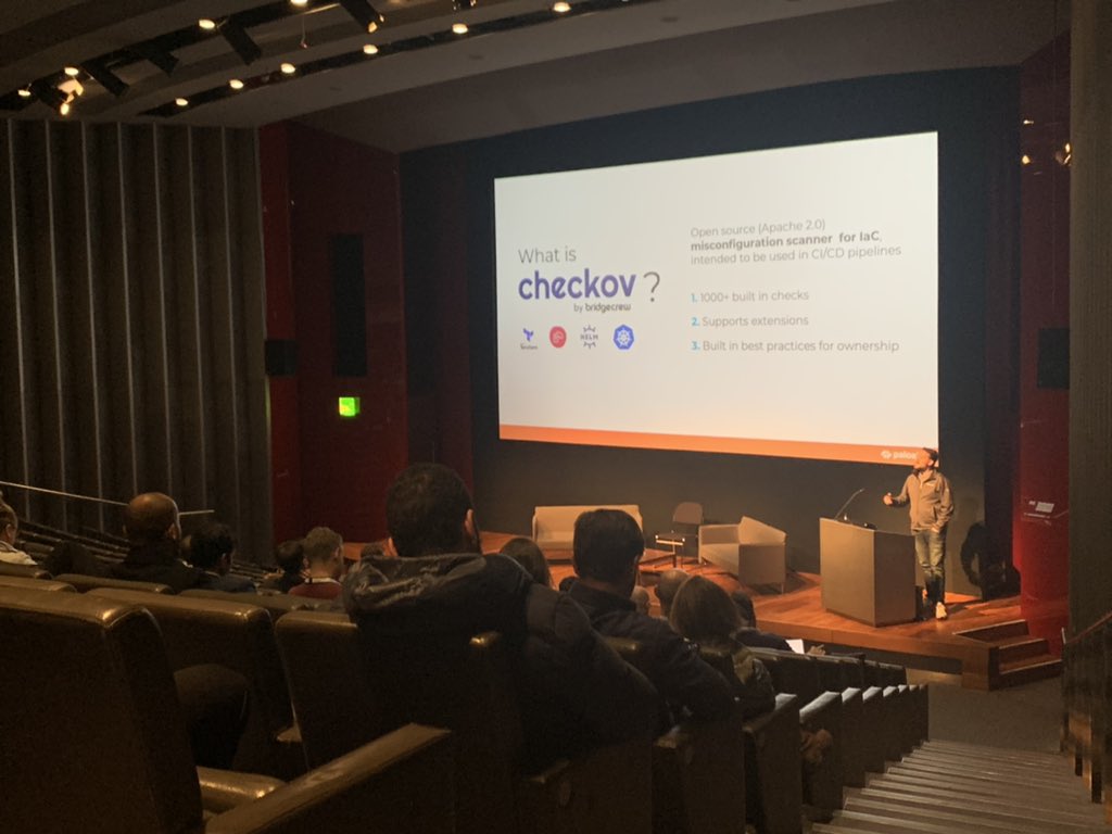 _SteveGiguere_'s tweet photo. @Metahertz crushing the keynote at #nationaldevopsconf https://t.co/oH6fS7QMlD
