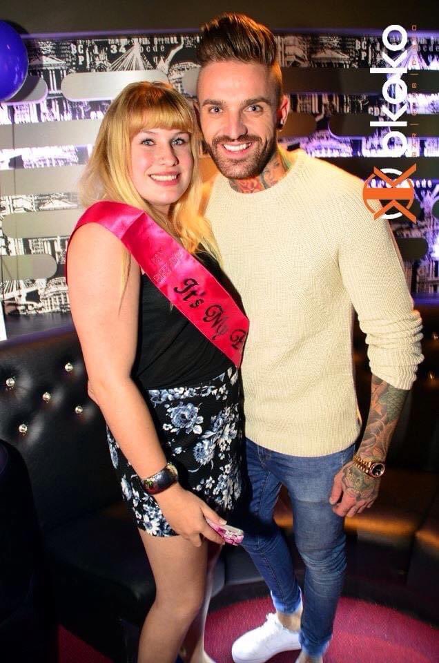 _leahbryony_'s tweet photo. 7 years ago I met @AaronCGShore!! Was the best present I ever had😍 https://t.co/icdgNhQEy9