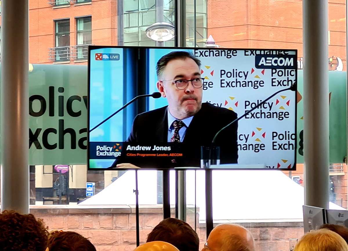 VictoriaCEOCIOB's tweet photo. #CPC21 #planning #planners at the #toptable @Policy_Exchange @AECOM https://t.co/0pf3UPbdbr