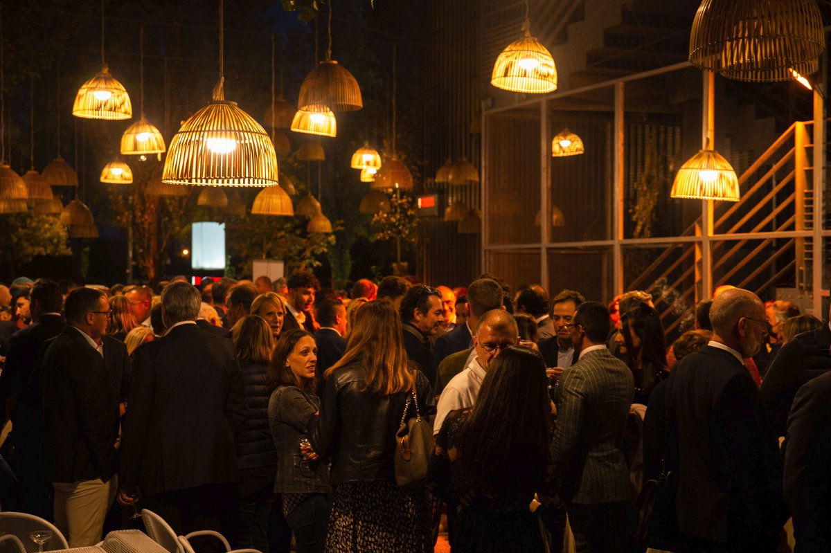 Retour en images sur notre grande soirée des 100 ans : bit.ly/3ouTkgh
Cette soirée placée sous le signe des retrouvailles, de la nostalgie et de la fête a rassemblé plus de 400 adhérents et leurs collaborateurs, partenaires et invités du monde politique et économique