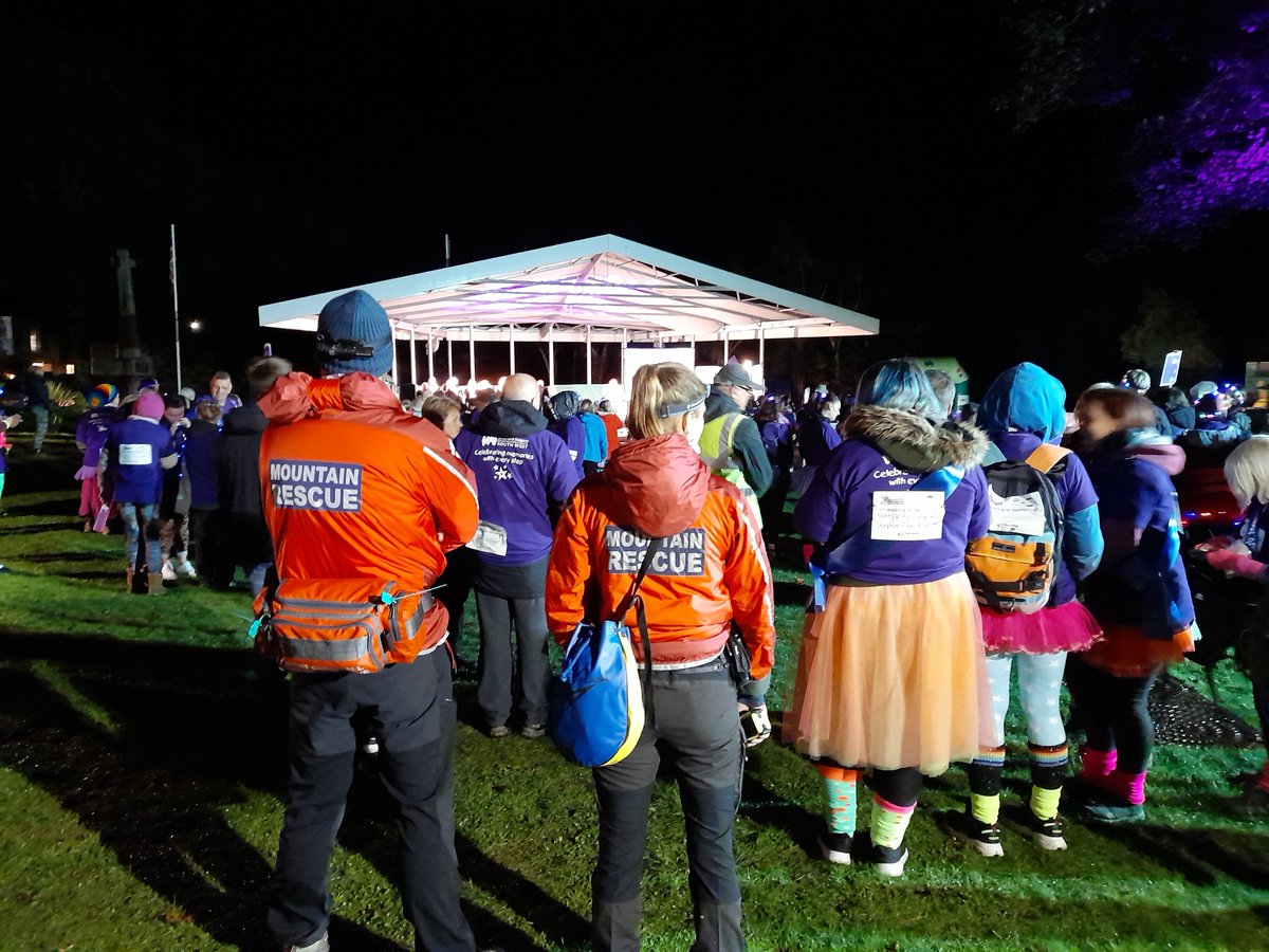 WestCornwallSAR's tweet photo. Over the weekend team members helped to marshal the Moonlight Memory Walk in Falmouth, alongside colleagues from @EastSearch.

The event was in support of @CHSW. Well done to all those who took part - it was a pleasure to be involved. https://t.co/oU2cEPIqLV