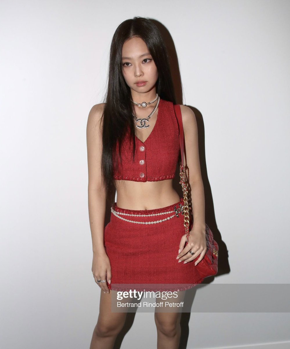 #JENNIEChanelPFW