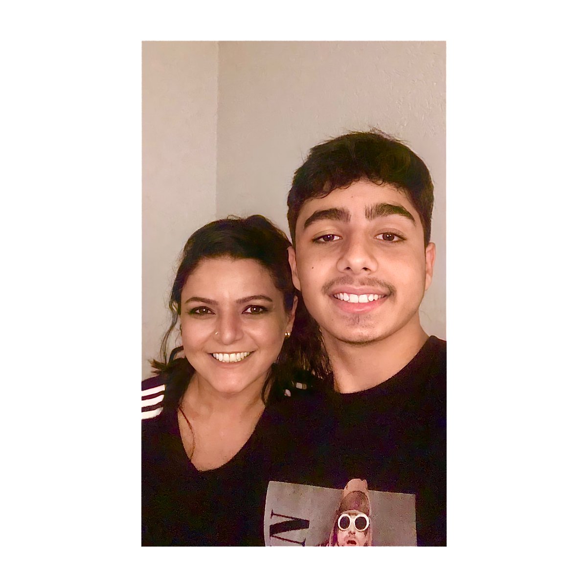 Bir hazan mevsiminde güneşe baktım ve dualar ettim gölgeler düşmesin o gül yüzüne, o bembeyaz yüreğine… Ve ben bir hazan mevsiminde Munzur’a baktım ve dualar ettim mirasın merhamet, yolun insanlık olsun diye… iyiki doğdun oğlum ve iyi ki doğurmuşum seni ♥️😘♥️ #aşk