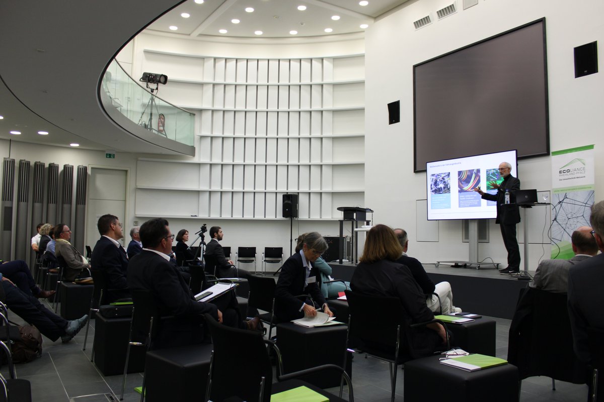 Wichtige #Entscheidungen für die #Zukunft haben die rund 60 #Mitglieder des #Ecoliance-#Netzwerks am 29. September im <a href="/FraunhoferITWM/">Fraunhofer ITWM</a> getroffen
Neben #Vorstands- und #Beiratsneuwahlen wurde die #Gründung einer eigenen #Innovationsgesellschaft beschlossen🚀
ecoliance-rlp.de/de/9-ecoliance…