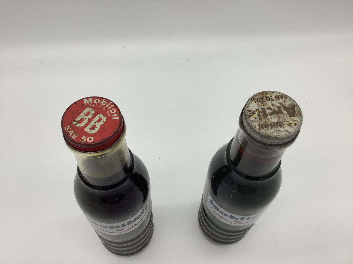 UKREST0RATI0N's tweet photo. A Mobiloil BB one pint oil bottle and a Mobiloil Arctic one pint oil bottle with original caps available through UK Restoration Auctions. Online from the 22nd of October.
https://t.co/cy9eh1RVj7
#mobil #mobiloil #BB #mobilarctic #mobilbb #motoroil #lubricants #originalcaps
#oil https://t.co/L6ddFNbMpS