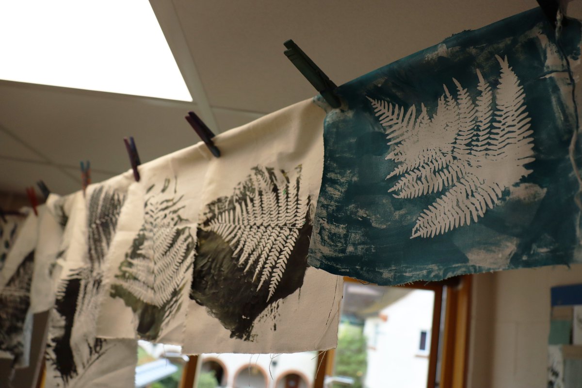 Flora and fauna is the theme for today’s Textiles Workshop as our students expand their knowledge of screen printing, using a heat press and computer aided design with Textiles Artist, Nicky Simpson. #PipersTextiles #PipersYear9 #PipersYear10 #PipersSenior