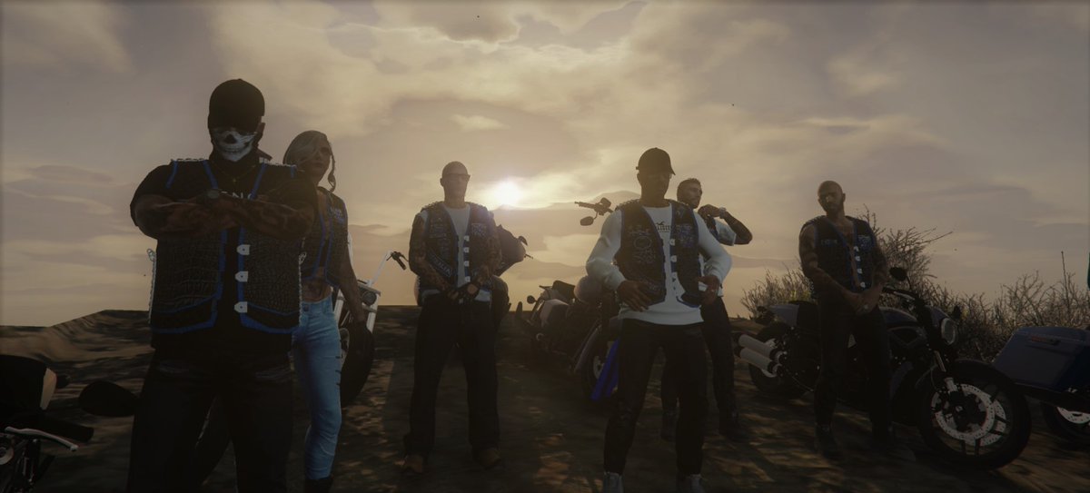 HHellfis's tweet photo. Hanging out with our Sydney chapter #GTAV #GTARP #FiveM #Outlaw #Motorcycleclub #GTABiker #SupportSmallStreamers #twitchstreamer #JimmyWilson #PRMC #PaleRidersMC #paleontop #worldwide #NerveRP https://t.co/EDGNfPOFNE
