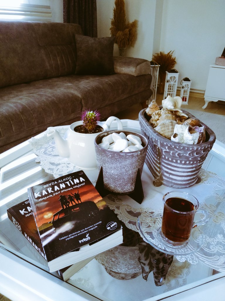 Hayal_i_Ask_33's tweet image. 🌼🦋🌼

Bazen saklamak istiyorum,
Sesini, gülüşünü...
SeNiN sevdiğin herşeyi..
BeNiM SeNDe sevdiklerimi..

🦋🌼🦋

Çünkü insan ancak;
Sakladığının yerini bilir..

#Evde 🦋