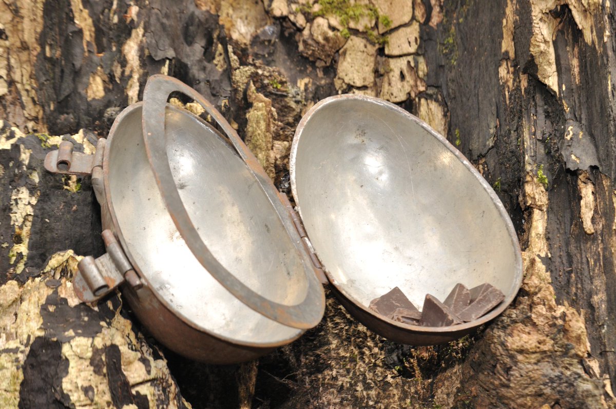 EmmaKayHist's tweet image. Hop on over to @FairytalesFood  follow the links in the bio to listen to me chatting about chocolate &amp;amp; it&apos;s connections to folklore,magic, darkness &amp;amp; depravity. Just some of the themes found in my new book #adarkhistoryofchocolate #folklore #magic #foodinfolklore #foodhistorian