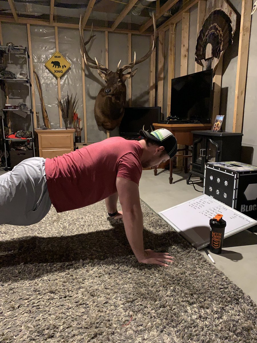 shanecollins31's tweet photo. Day 004 - Push-Up Day

Started off to a great start and about halfway through my arms felt like jello and it went downhill fast. 😅 This was definitely a hard challenge. 

#MtnOps #MtnOps100 #ConquerMore #PushUpDay https://t.co/ZaEZZzF5sH
