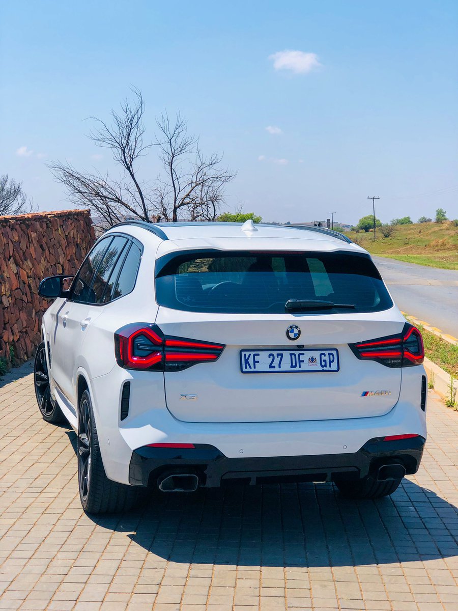 Just had a go in the BMW X3 M40i LCI from Pilanesburg back to Joburg. This car is everything, extremely quick with the soundtrack to match! I also really dig the new front end design as well as the rear lights. This X3 M40i comes in from R1 415 042 

#TheX3