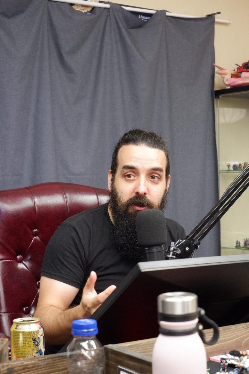 multiclassact's tweet image. This is my &quot;you can certainly try&quot; face.

When the party decides to fight in a theater things get weird.

#dnd #starfinder