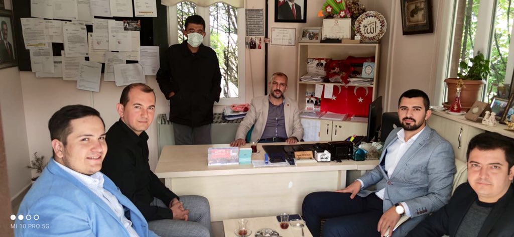 _MehmtErdogan's tweet photo. Kıbrıs Köyü Mahalle muhtarımız İskender Demirkan’ı yönetim kurulu üyelerimiz ile birlikte ziyaret ettik.

Muhtarımıza misafirperverliğinden ötürü teşekkür ederim. https://t.co/H0zqQAXucS