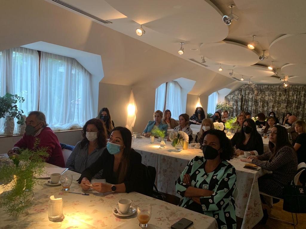 ADMECantabria's tweet photo. Primer desayuno informativo después de año y medio de pandemia con @RevillaMiguelA como primer invitado.
Muchas gracias a todos por acompañarnos.
#admec #mujeresempresarias #empresariascantabria https://t.co/C3Z8MRltgn