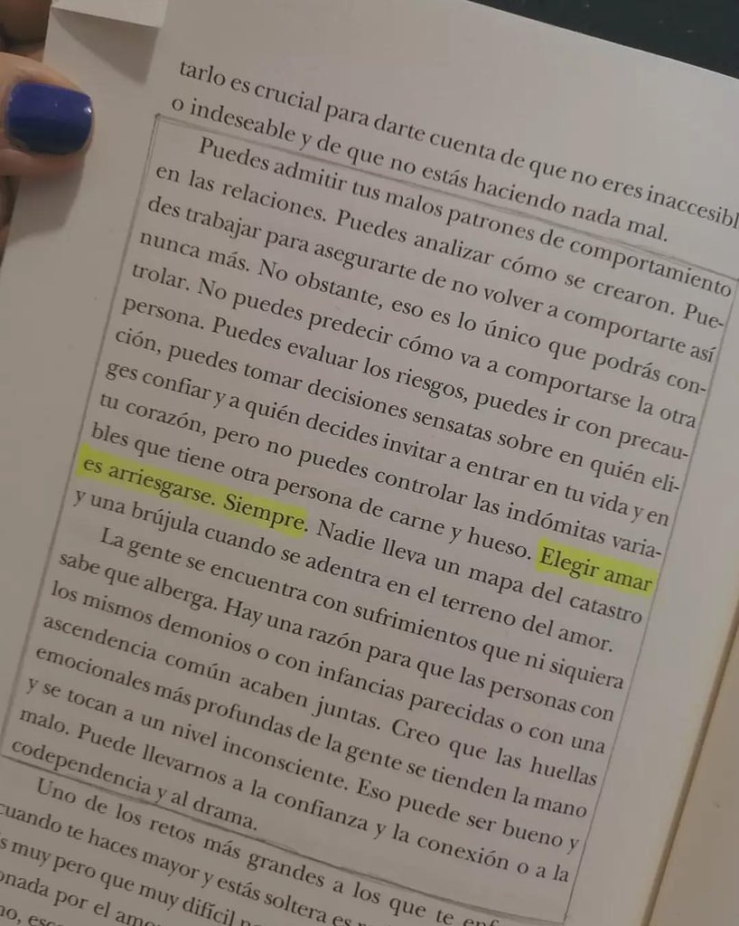 “Elegir amar es arriesgarse. Siempre.”
Libro: Todo lo que se sobre el amor
Autor: Dolly Alderton
#cementeriodelibros