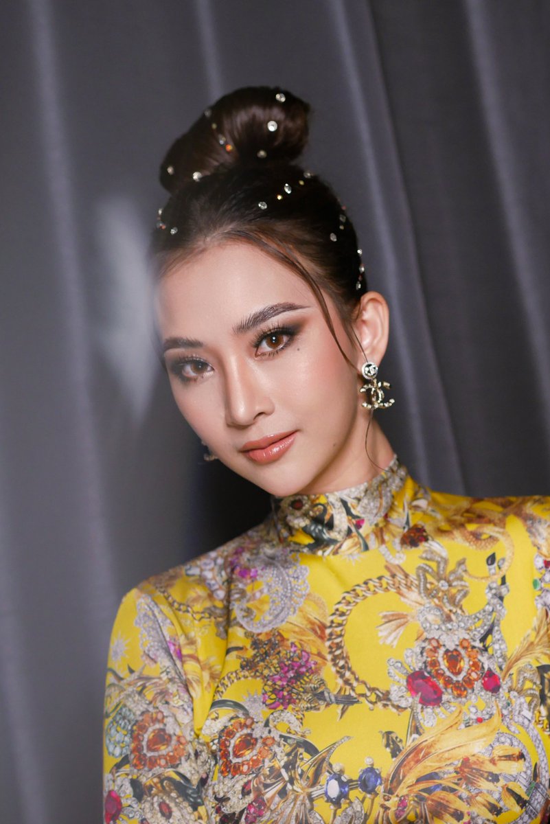 bitoeymua's tweet photo. Makeup by @bitoeymua
#bitoeymakeup #ทีมงานบ้านเจ้าหญิง #makeup #fashionmakeup #glams #ช่างแต่งหน้า #party #แต่งหน้าออกงาน #แต่งหน้าไปงาน #แต่งหน้าทำผม #แต่งหน้ารับปริญญา https://t.co/Z3rJNJR5Dd