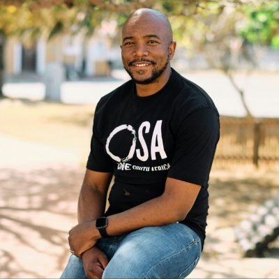 Still waiting for Mr Smeg to tweet "Mmusi Maimane is beautiful"  after he moped with Shimza 🤣🤣💀