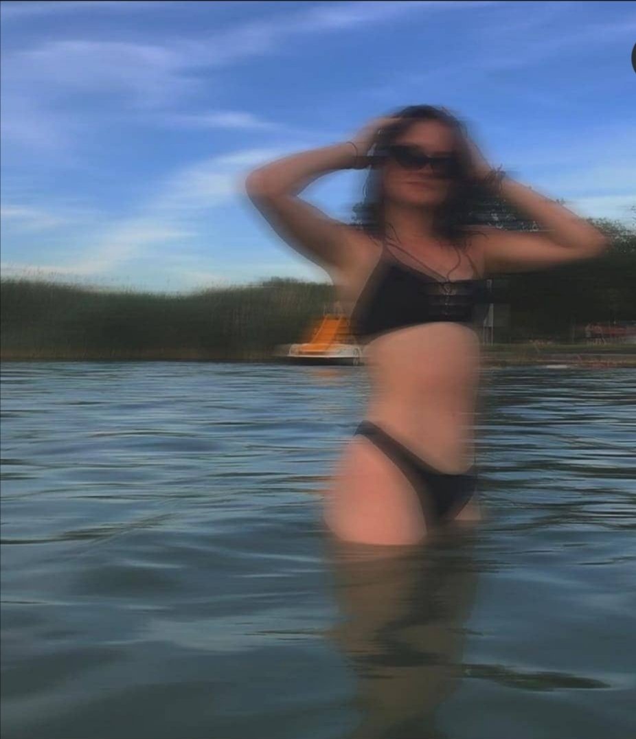 Tiniribi's tweet photo. Privátban várom a véleményeket. Meg azt, hogy ha tetszem, akkor mit csinálnák privátban... Aki megosztja azok közül valaki kap bikini nélkülit is https://t.co/ugEsc9oSkw