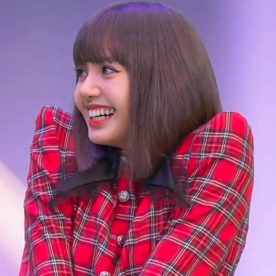 staywithbela's tweet photo. Mereces más mi Lili, es culpa de la empresa que no sabe valorarte, sin son tan OT4 no entiendo por qué comparan y rebajan a las demas chicas, si bien saben que Lisa ama a todas las miembros, entiendan es culpa de la empresa no de BLACKPINK!

JUSTICE FOR LISA
#YGLetLisaDoHerWork https://t.co/BrMIyhAPgL