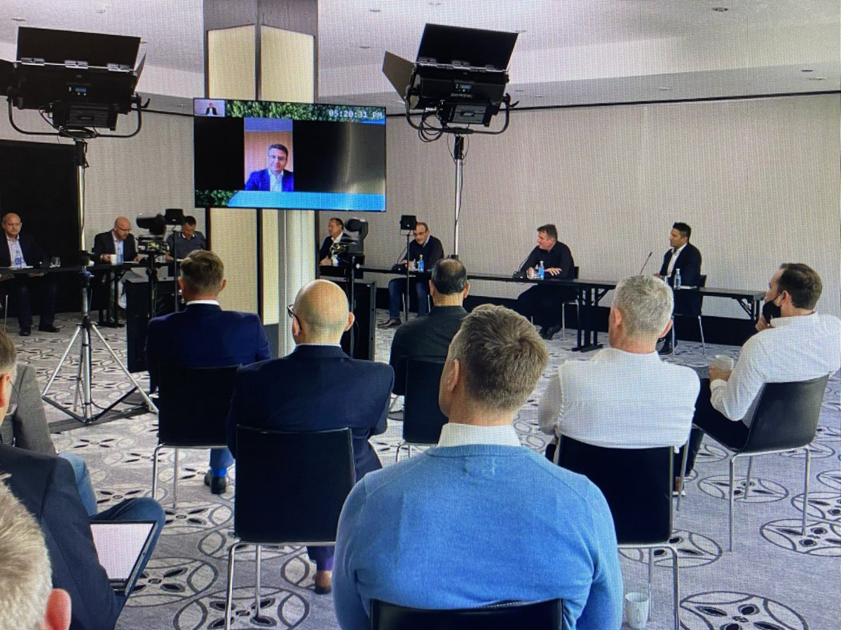 GemmaLEdwards1's tweet image. A fantastic start to @CanalysForums with a fascinating hybrid discussion  hosted on @CanapiiOfficial with them in Barcelona and me in Singapore! #CanalysForums21