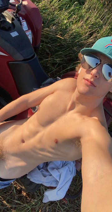 RT if you like Country Boys 🤠 https://t.co/r8amCSeCCa