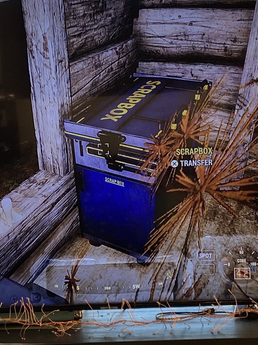 andthebeanstalk's tweet photo. @BethesdaSupport why is the scrap box back to front with the new fallout first tent skin? https://t.co/n4a7uv8Ecv