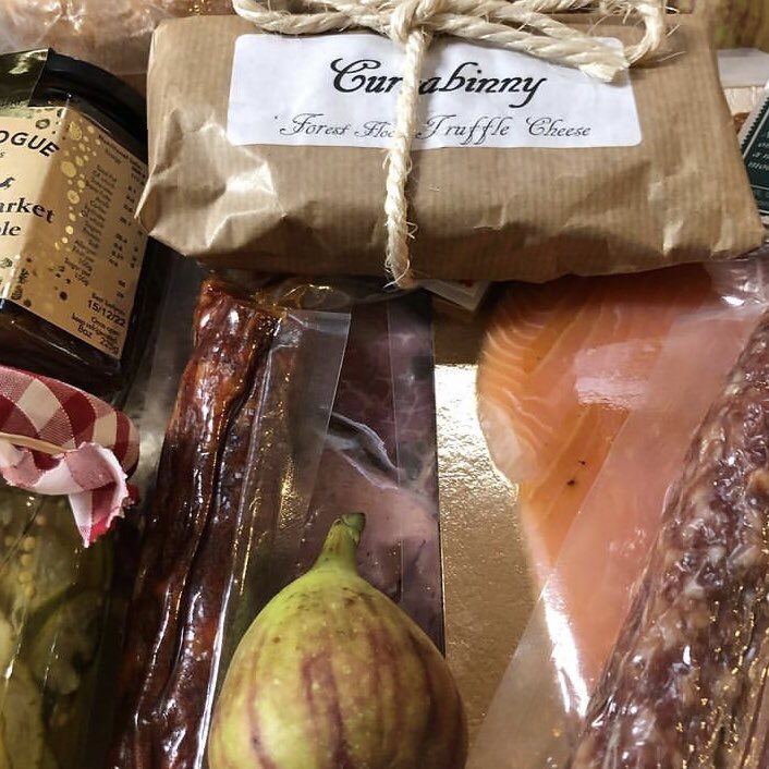 EnglishMarket's tweet photo. Picking up a food gift for family or friends? Check out the new Pure Cork Autumn tapas box available from the @RoughtyFoodie! Such a nice selection of tasty food #SupportLocal #LoveCork #LoveEnglishMarket https://t.co/X2MOPsC2vz