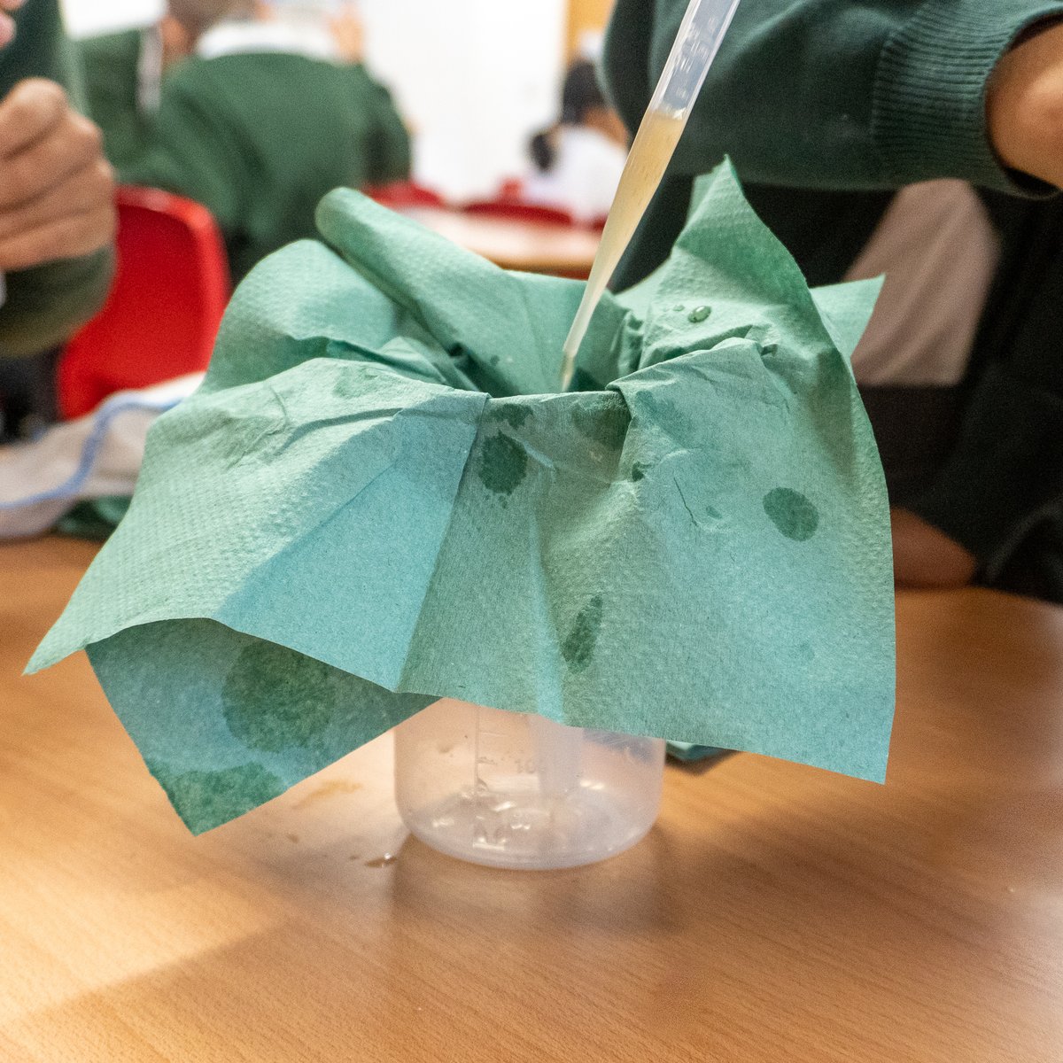 aveea_org's tweet photo. We love experimenting with water, especially unfiltered water. We’re quite fortunate to have water on tap, but some places aren’t so it’s down to STEM leaders to figure that out and look at ways to change this. 🚰
#Aveea #AveeaAcademy #STEM https://t.co/LkUHfoVgMc