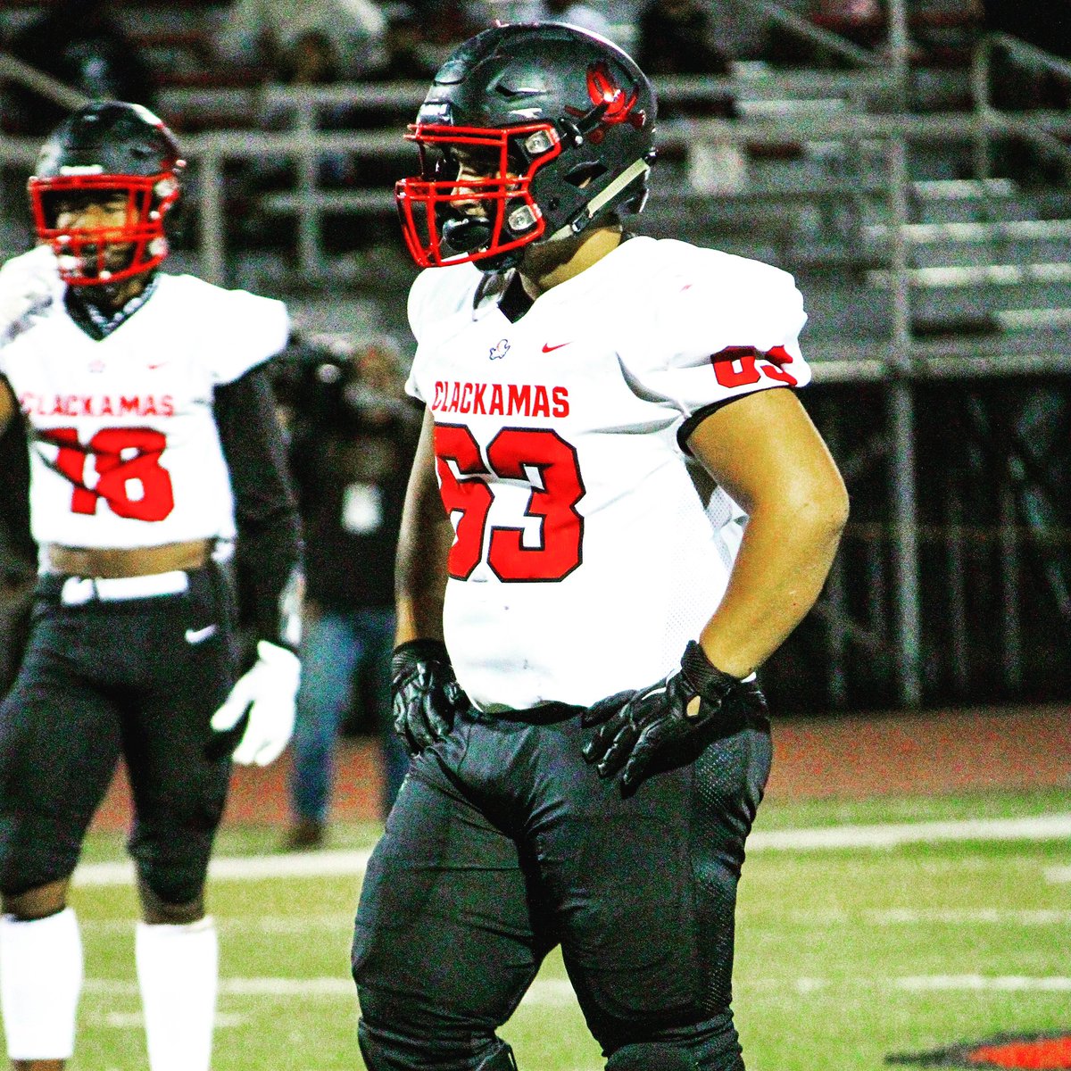 ClackamasTDClub's tweet photo. Scout team player of the week goes to Logan Wacker @wacker_logan ! Logan is our starting Nose Tackle and takes nearly every single rep of Scout Defense every week. He makes us better! Iron sharpens iron. Enjoy that burger stud! https://t.co/Nn5dlfTrGc